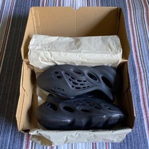 Adidas Foam Runner Onyx Men’s Size 10 Kanye West Shoes Authentic DS